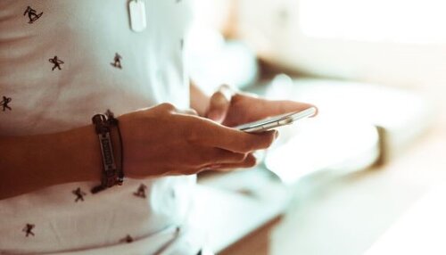Ansicht: Einvernehmliches Sexting Jugendlicher nicht kriminalisieren