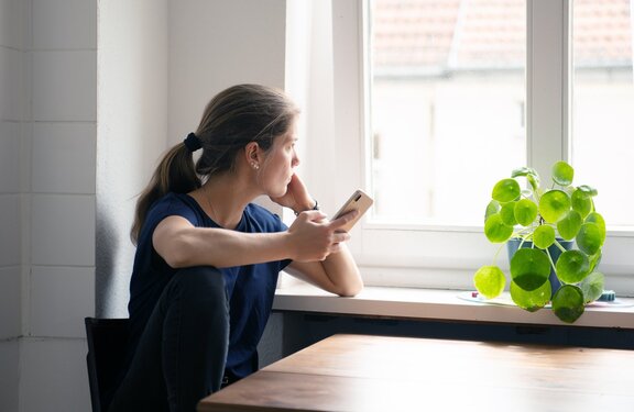 csm_telefonische_Hilfe_online_beratung_01_f85ea30283.jpg  