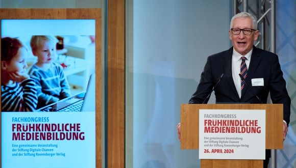 Johannes Hauenstein, Vorstand der Stiftung Ravensburger Verlag
                            